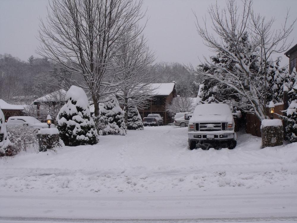Hemlock Inn photo 22