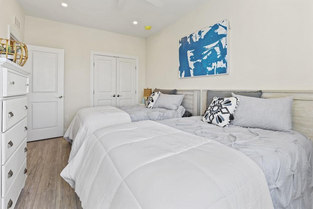 Seaport Oasis photo 42