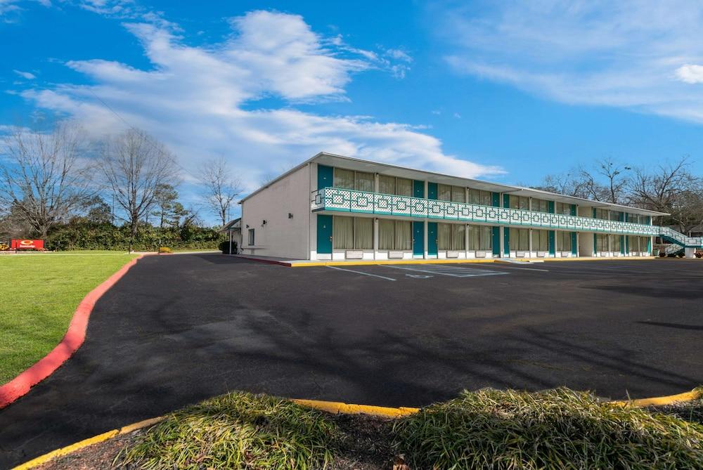 Econo Lodge Clemson - University Area photo 58