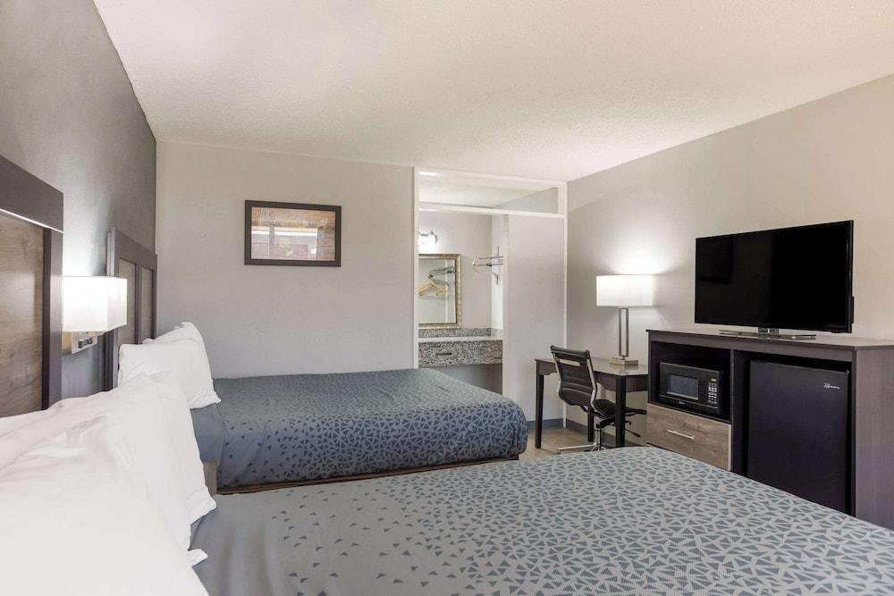 Econo Lodge Cave City photo 11