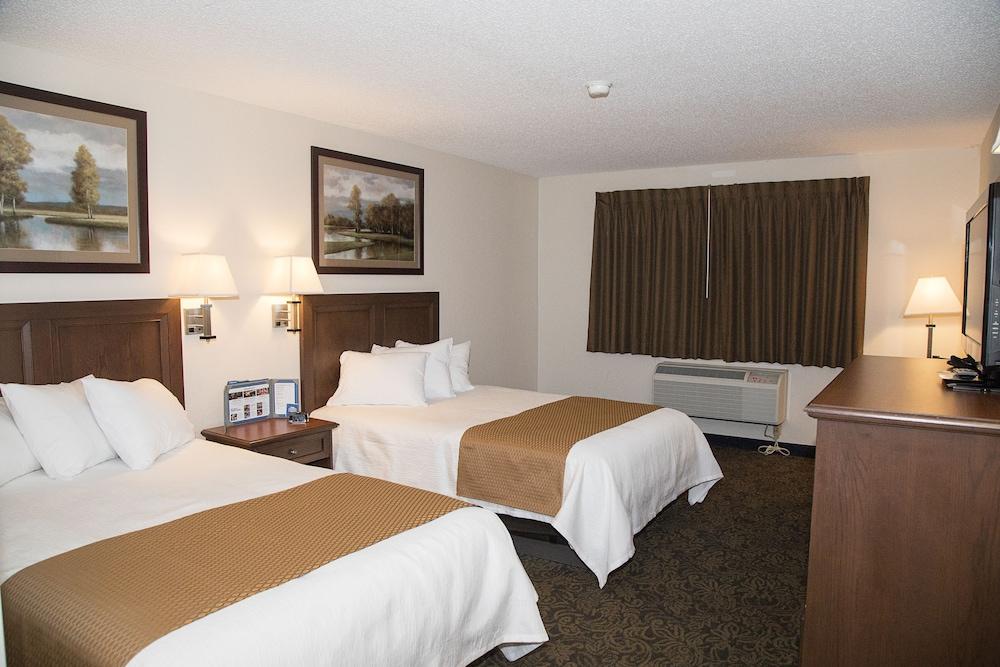 Grand Hinckley Inn photo 22