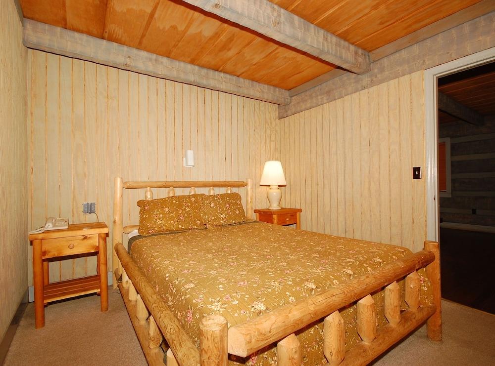 The Smokehouse Lodge and Cabins photo 22
