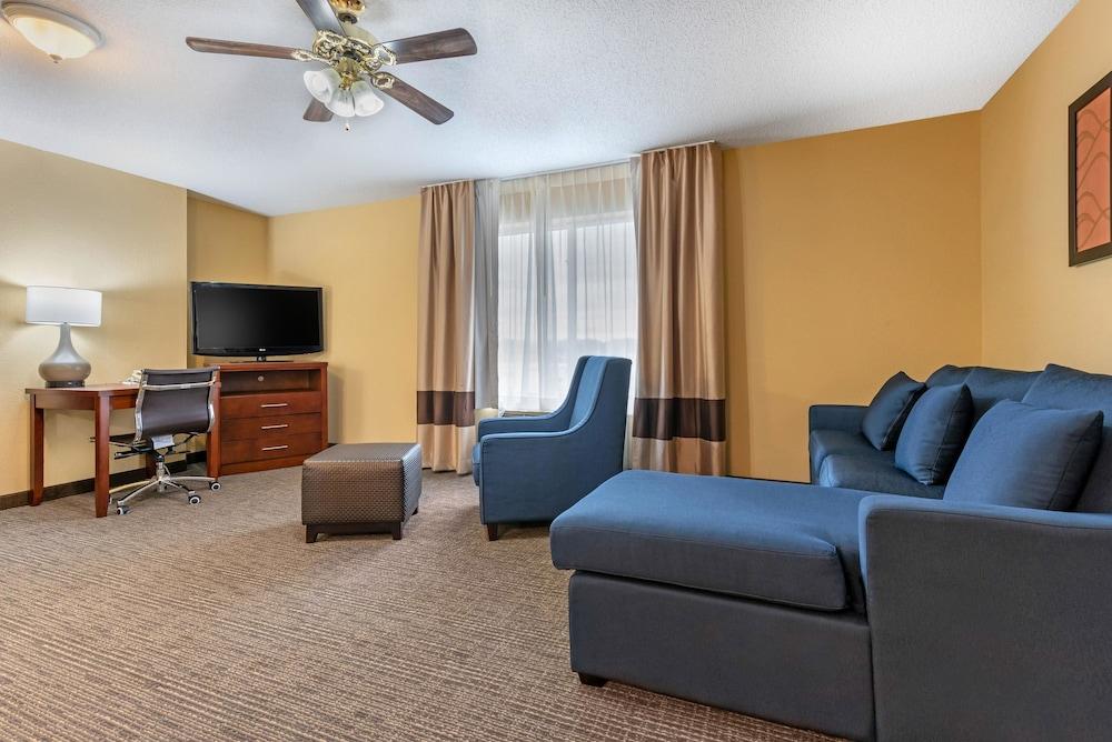 Comfort Suites Findlay I-75 near Sports Complex photo 7