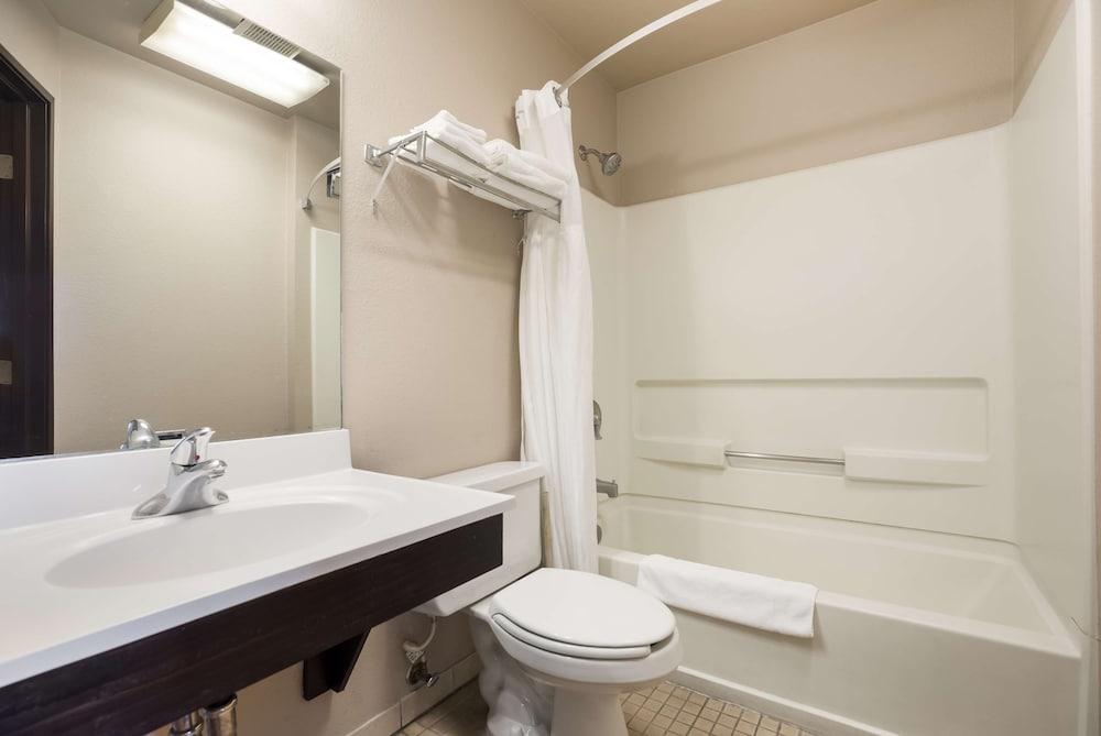 Americas Best Value Inn Sparks photo 27