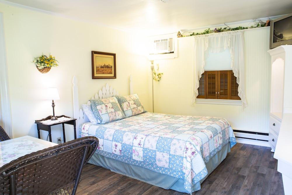 The Chimney Rock Inn & Cottages photo 78