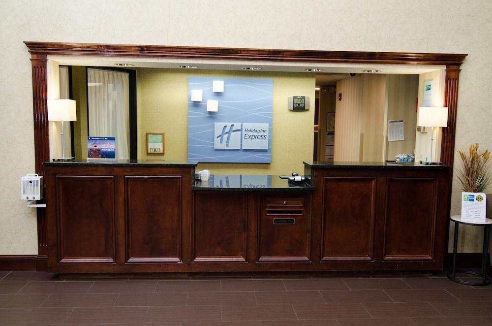 Lexington Inn and Suites photo 1