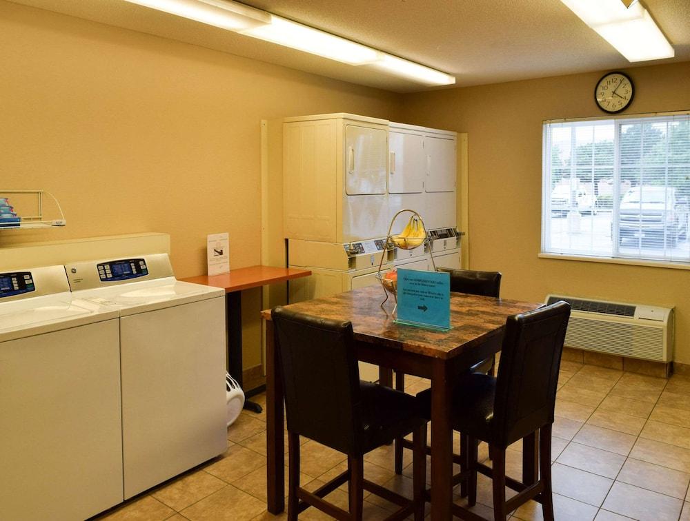 MainStay Suites Wichita Northeast photo 12