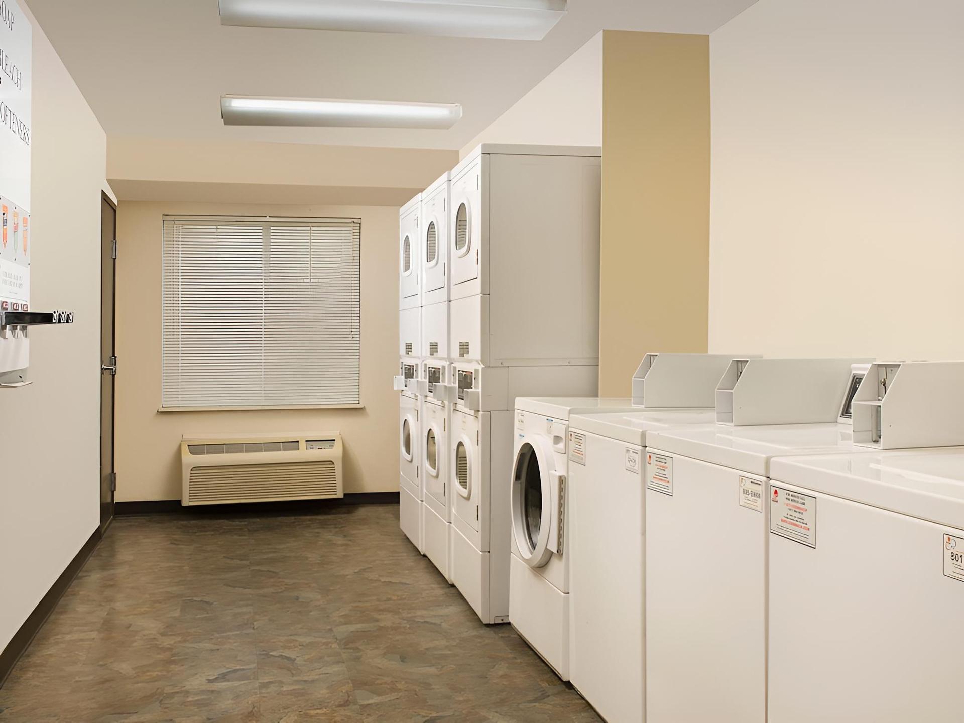 WoodSpring Suites Memphis Southeast photo 10