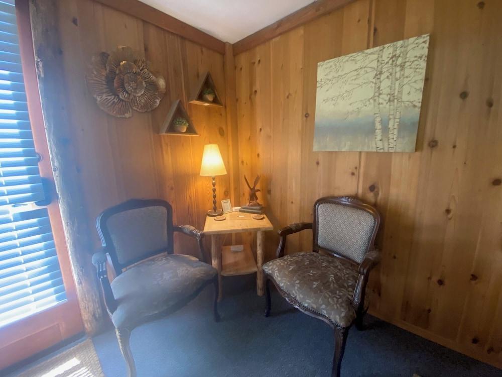 Manitou Lodge photo 10