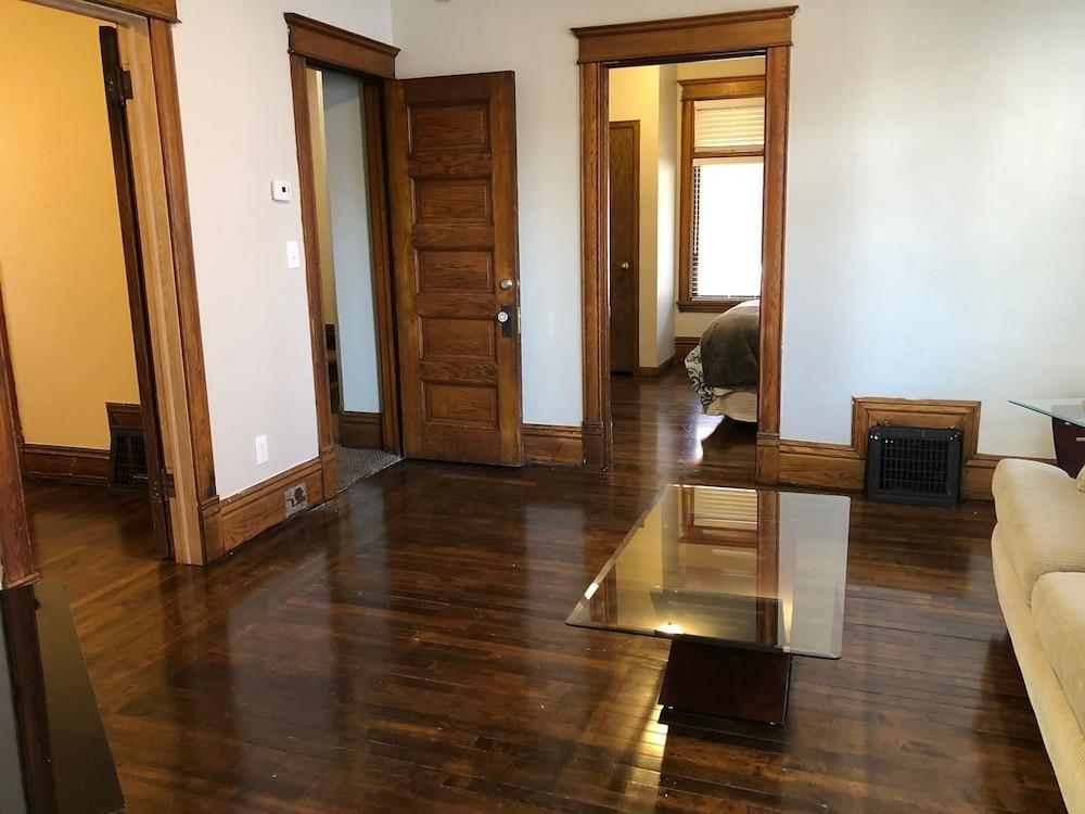 Midtown Manor photo 17