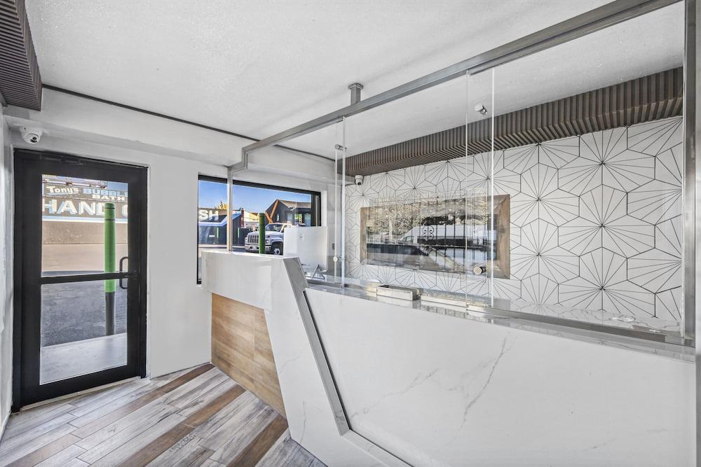 Hotel Opus Bronx photo 2