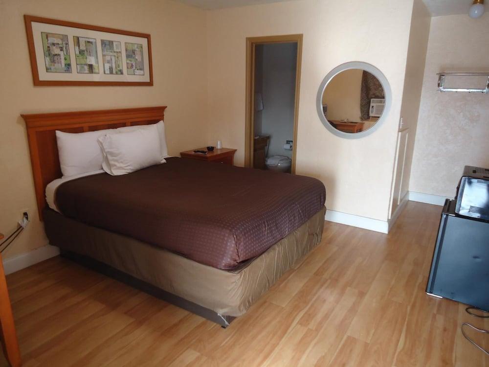 Budget Inn photo 16