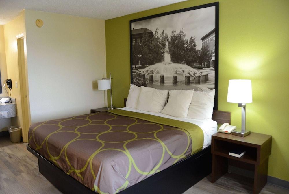 Super 8 by Wyndham Lafayette / Purdue Area photo 40