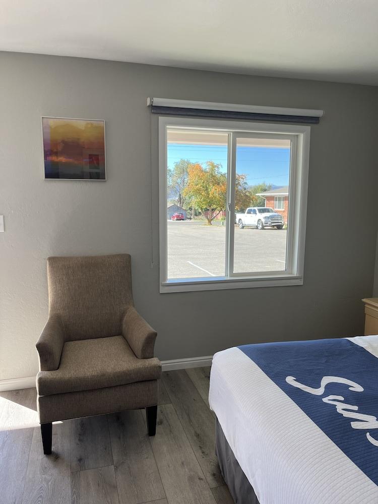 Sunglow Hotel photo 22