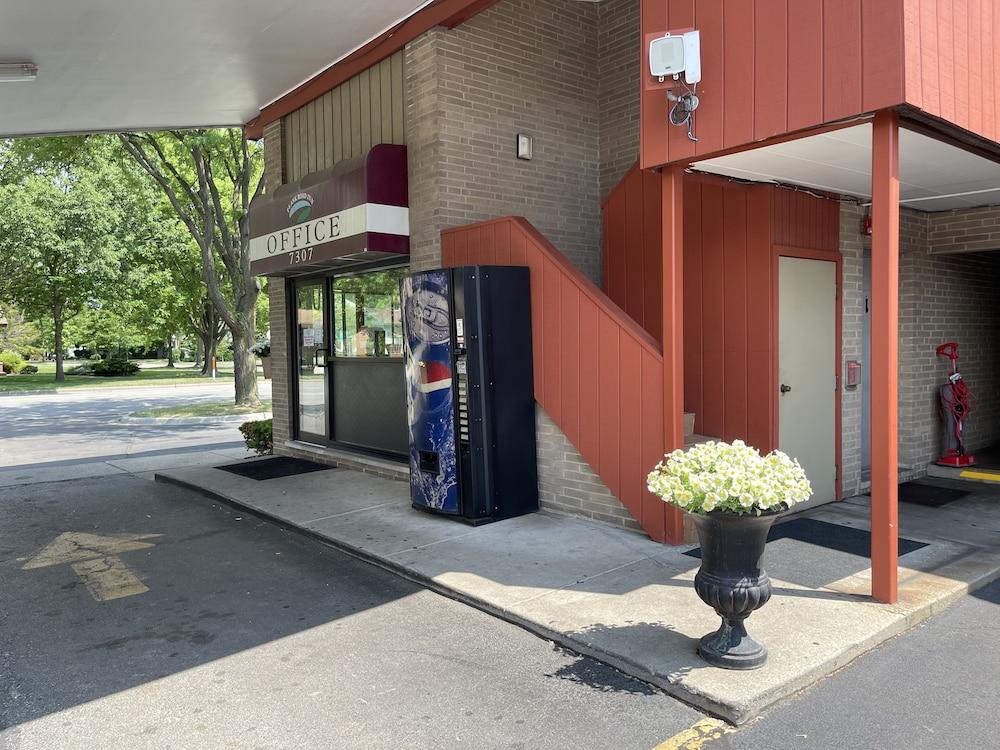 VIBE INN - WHIRLPOOL SUITES photo 31