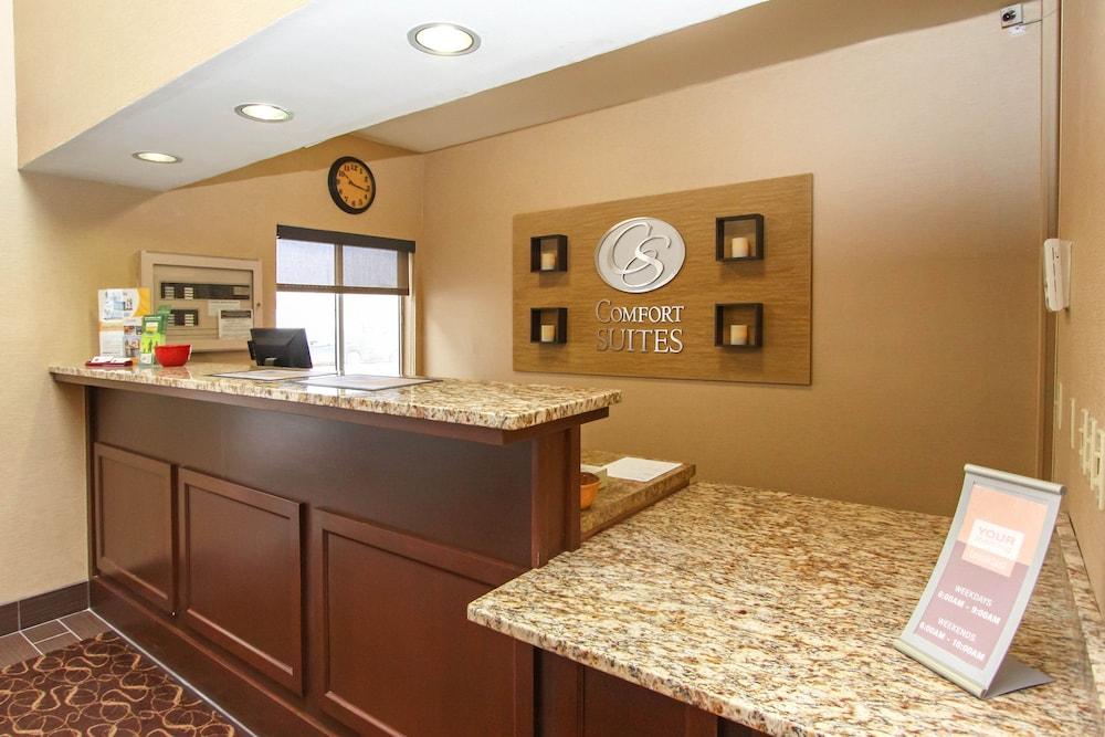 Comfort Suites Lincoln North photo 23