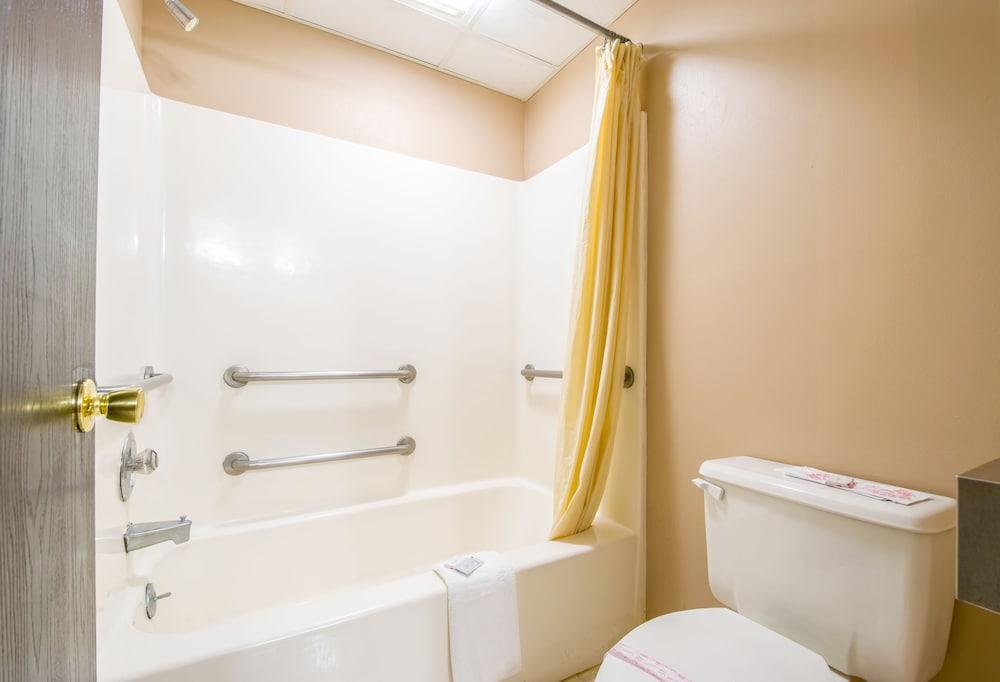 Bay Harbour Motor Lodge photo 7