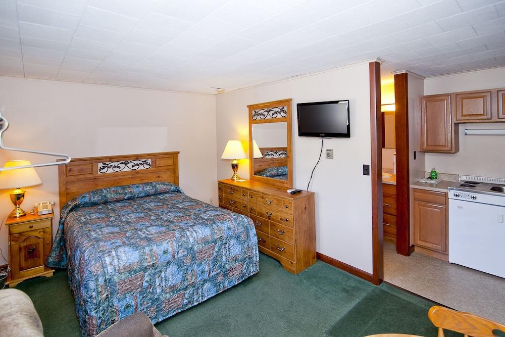 Riverbank Motel and Cabins photo 38