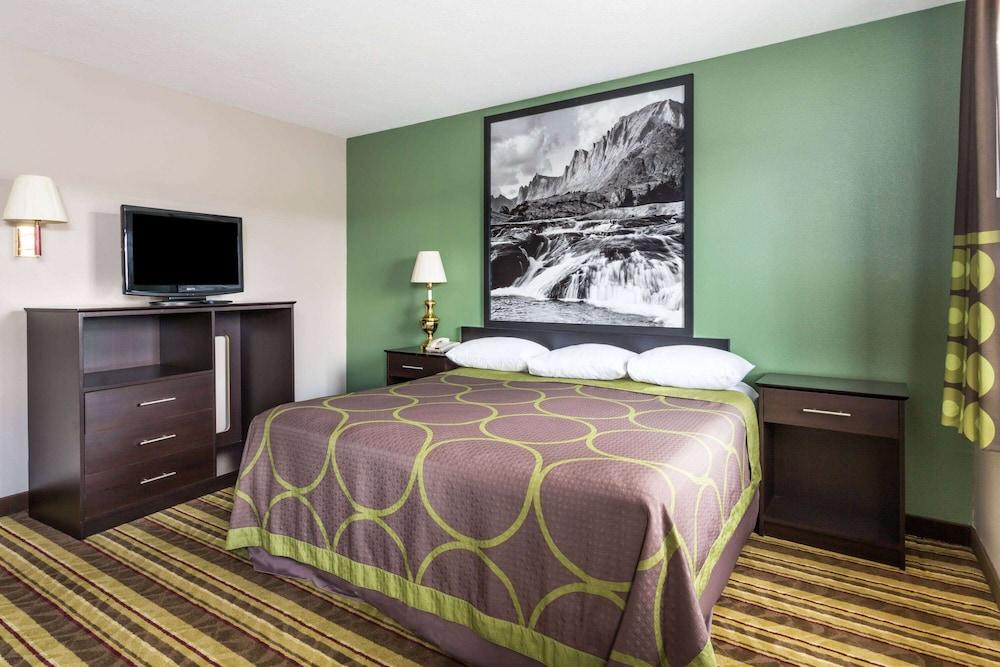 Super 8 by Wyndham Rock Springs photo 20