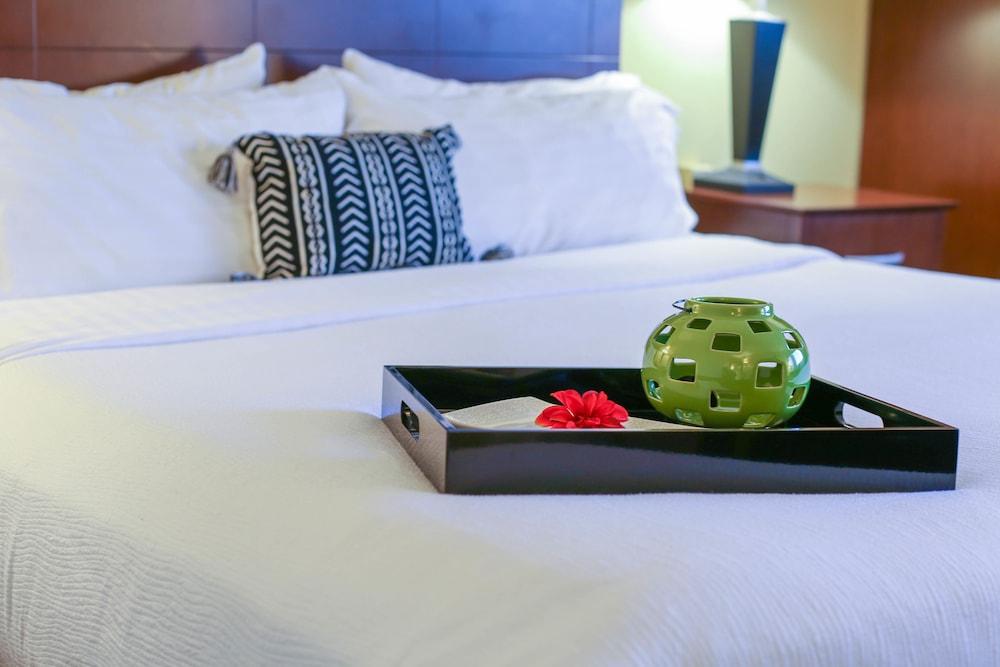 Holiday Inn Bloomington Airport South Mall Area by IHG photo 18