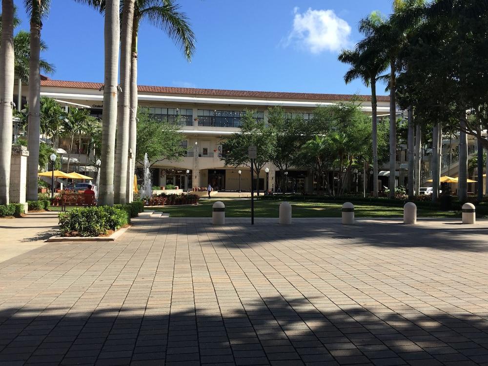 LYX Suites at Merrick Park in Coral Gables photo 30
