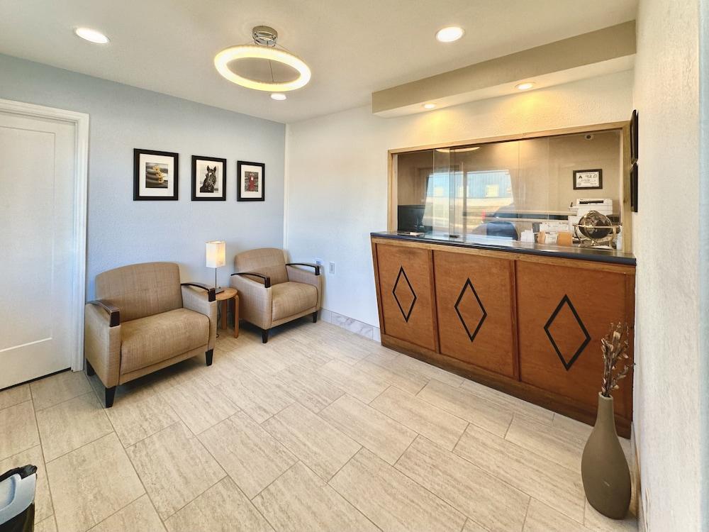Royal Inn Charlotte Airport Hotel photo 1