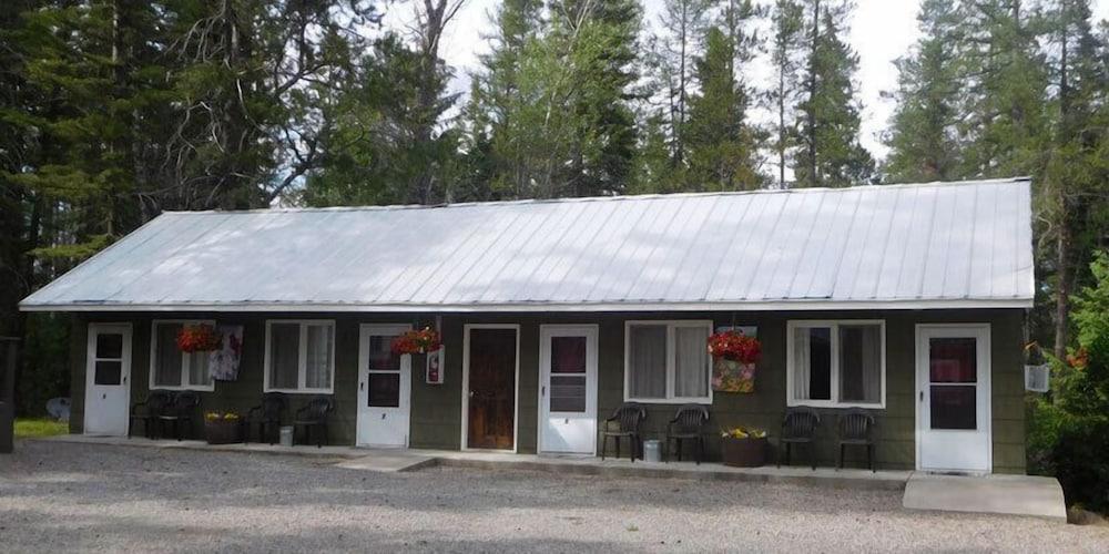 Evergreen Motel photo 33
