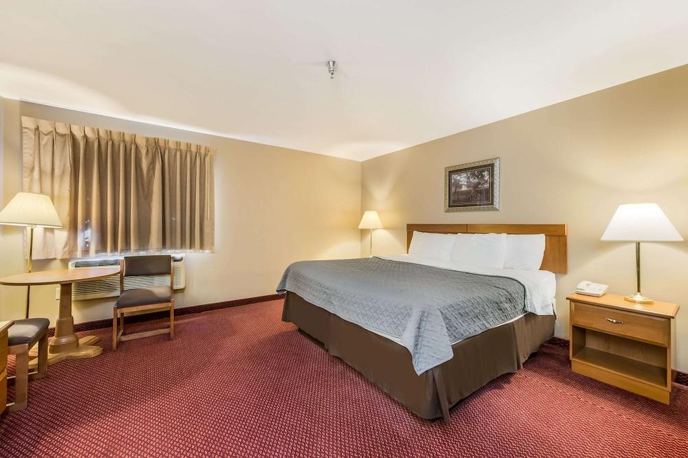 Econo Lodge Rice Lake photo 14
