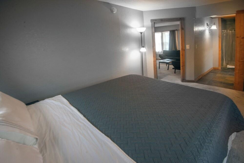 Rustic Inn photo 6