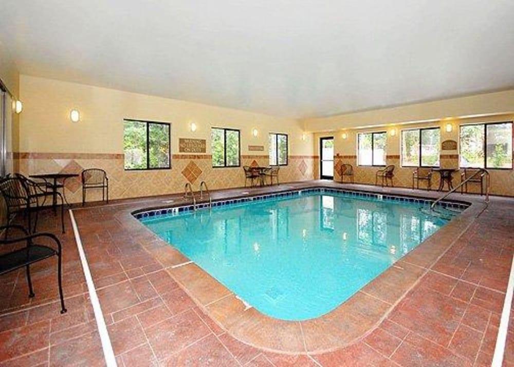 Comfort Suites Sanford photo 14