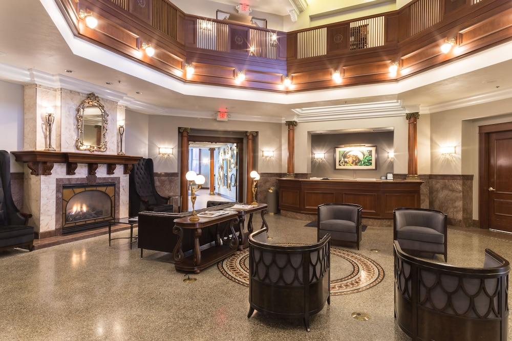 Hotel Winneshiek photo 2