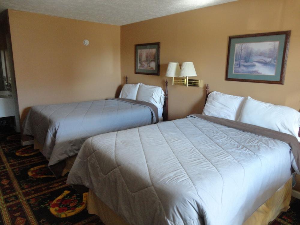 Royal Inn and Suites photo 12