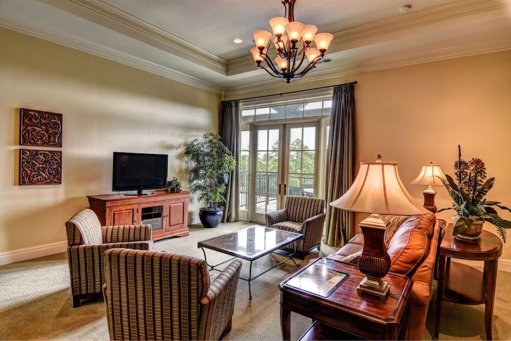 The Village at RiverLanding photo 43