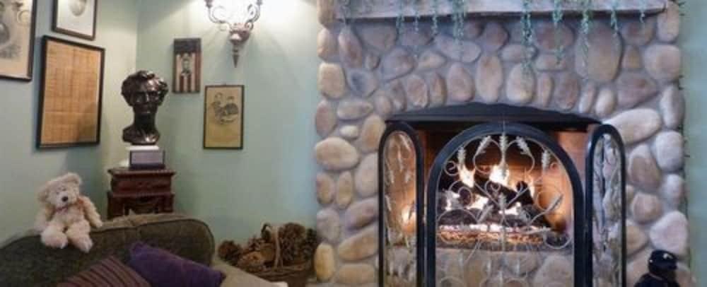 Hearthstone Inn & Suites photo 34