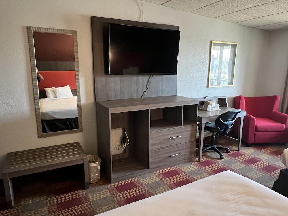 Countryside Suites Kansas City Independence I-70E Sports Complex Hotel photo 10