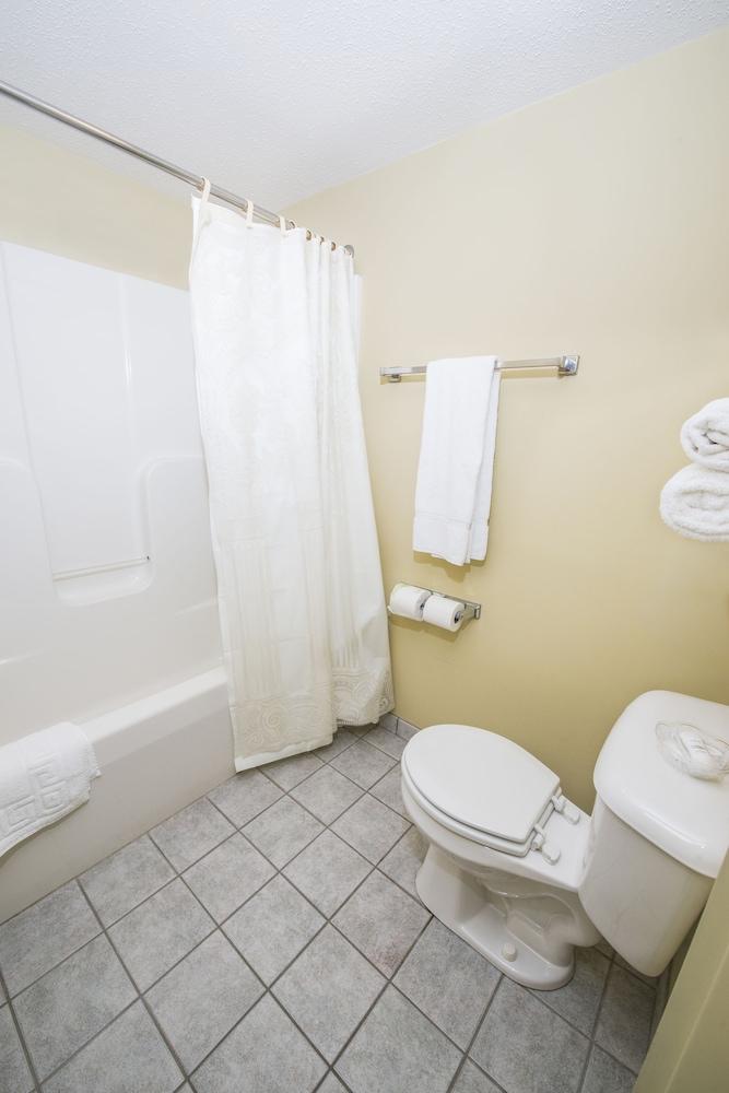 Our Guest Inn and Suites - Downtown photo 17