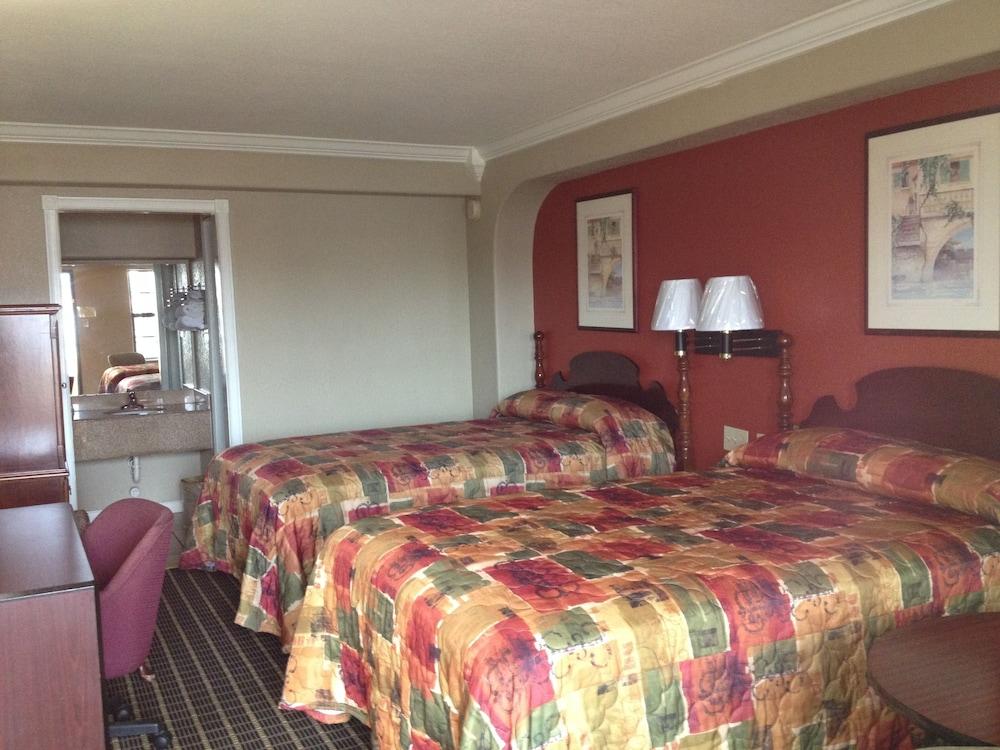 Economy Inn photo 10