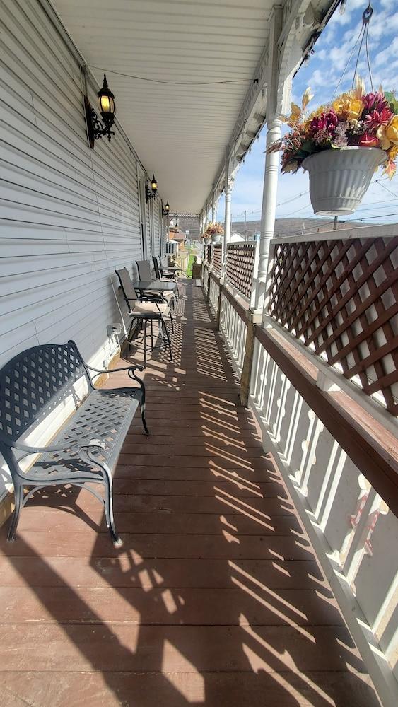 The Miner's Lodge photo 3