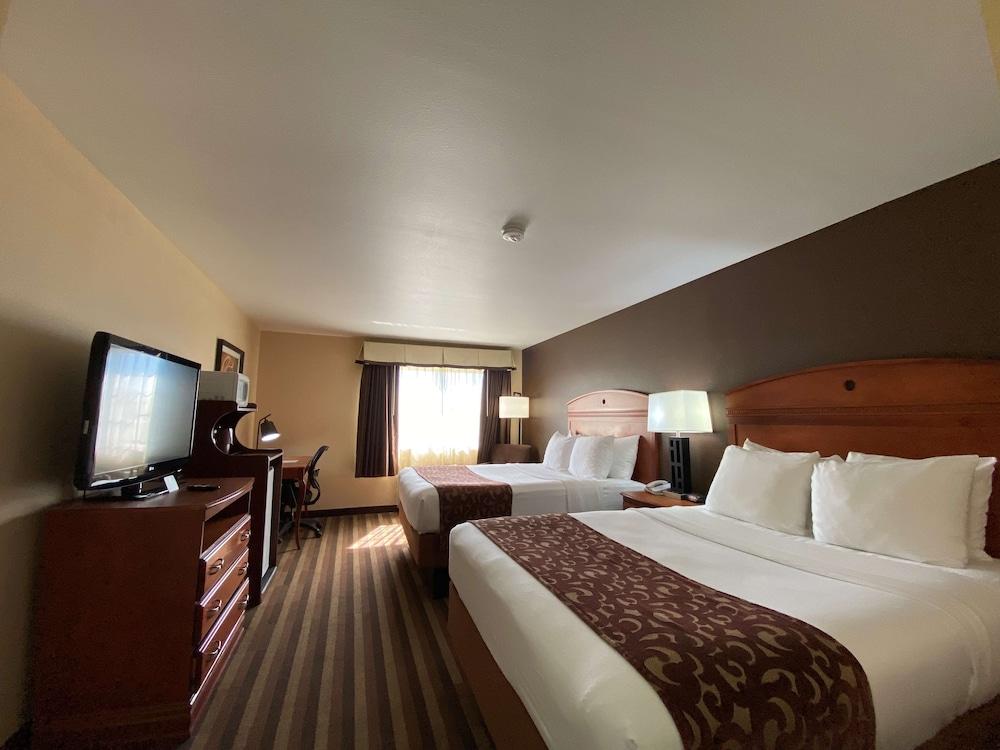 Best Western Manhattan Inn photo 6