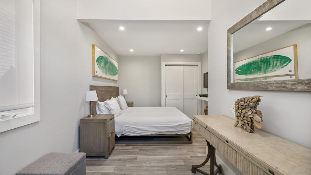 The Surf Club photo 44