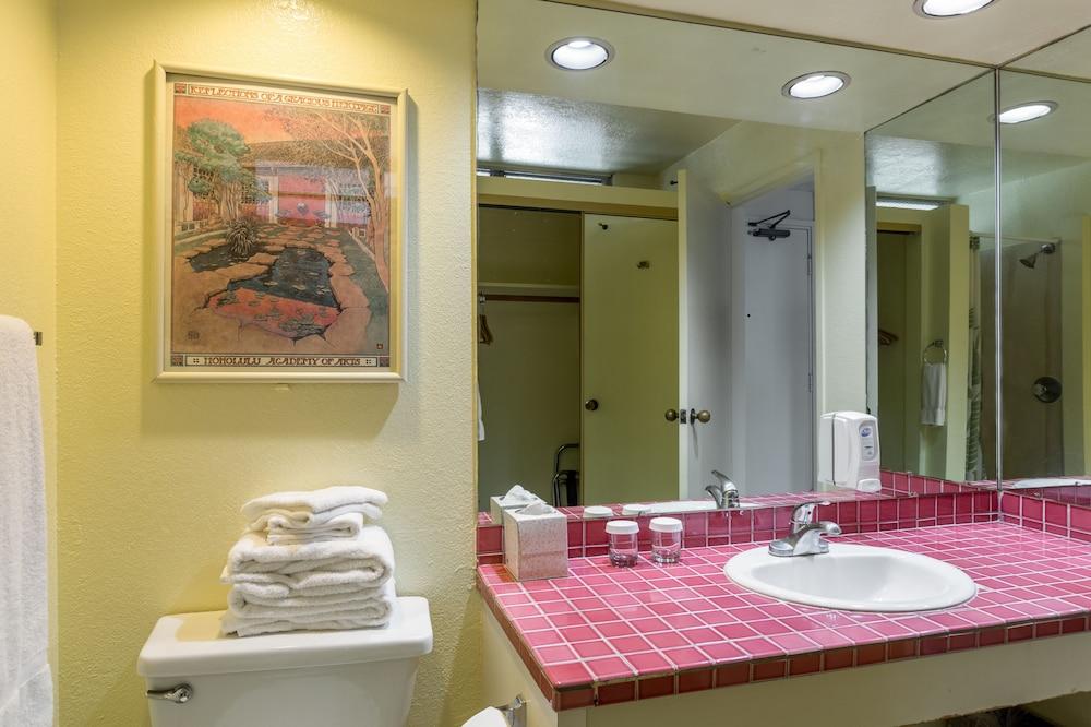 Kuhio Banyan Club photo 32