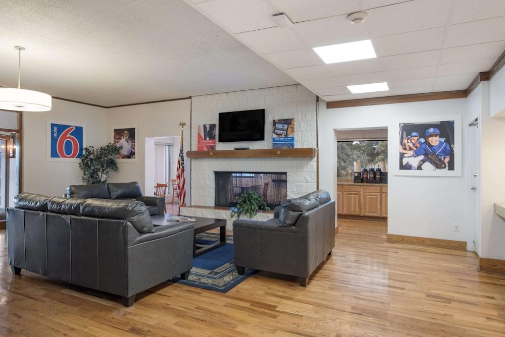 Studio 6 - Colorado Springs - Air Force Academy photo 16