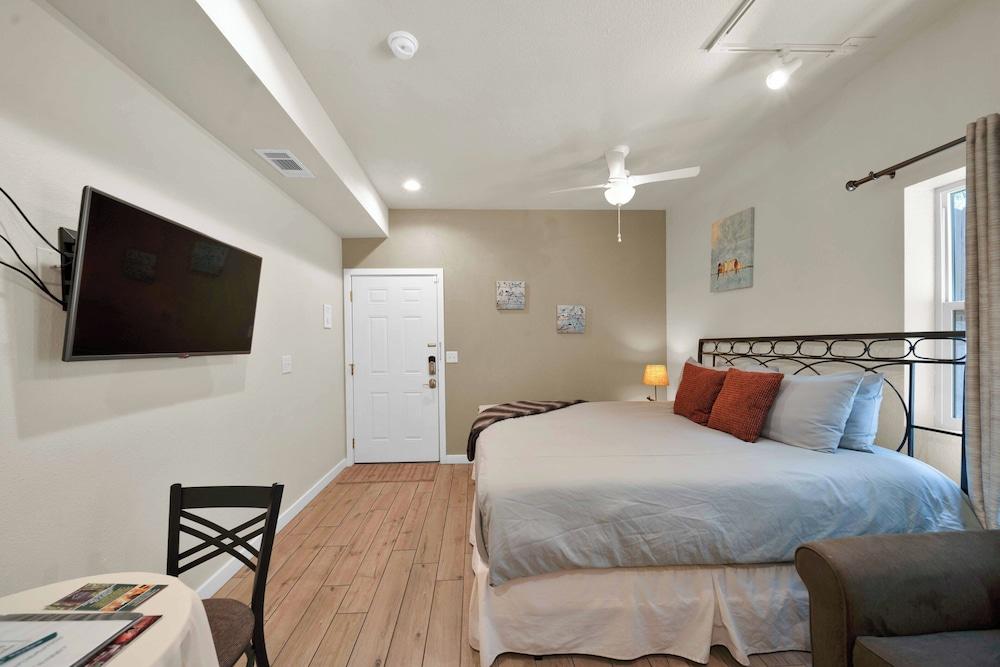 The Inn at Shasta Lake photo 61