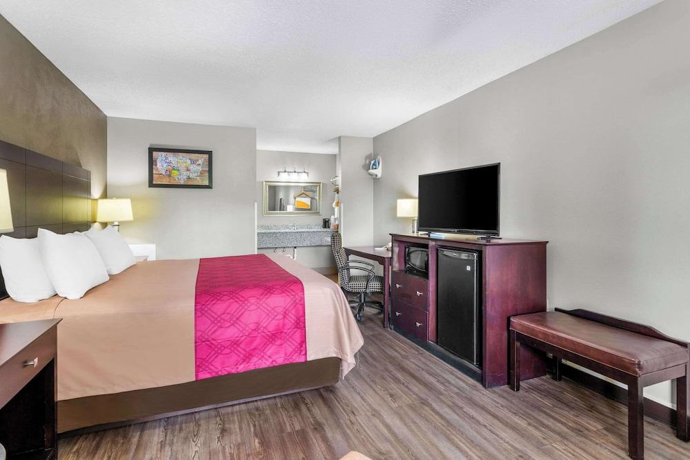 Brentwood Inn & Suites photo 10