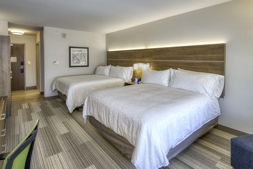 Holiday Inn Express & Suites Omaha Downtown - Old Market by IHG photo 7