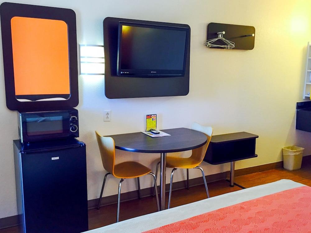 Motel 6 Amarillo, TX - West photo 10