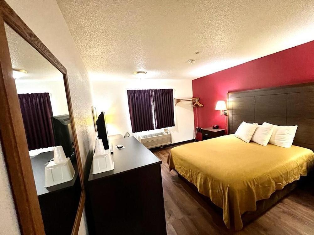 Econo Lodge Oacoma - Chamberlain West photo 22