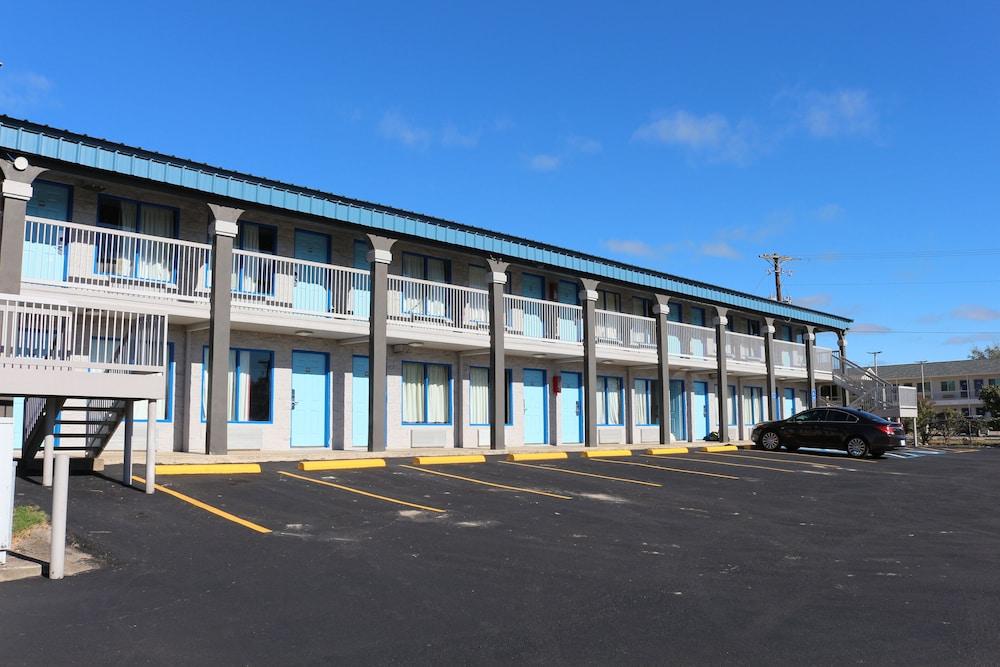LoneStar Inn photo 24