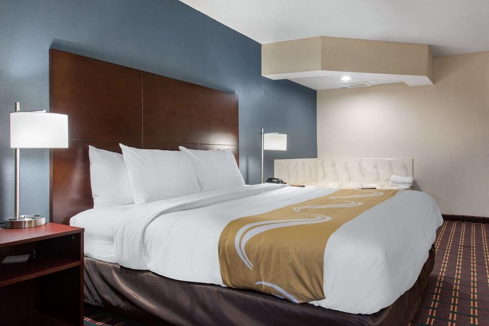 New Prague Inn & Suites photo 47