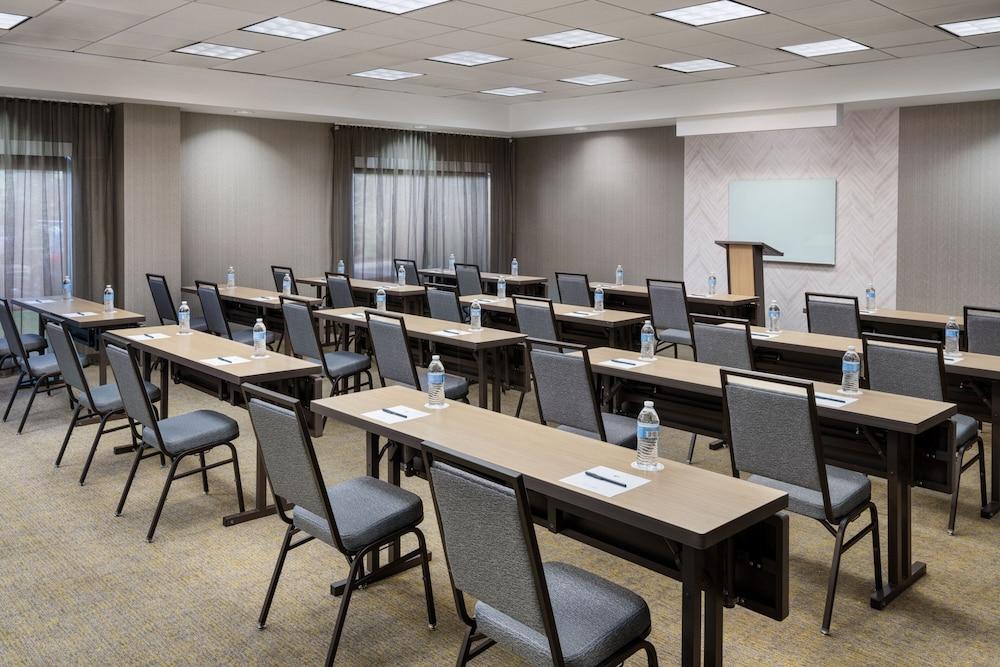 SpringHill Suites by Marriott Newark Liberty International photo 36